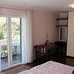 Apartman Logos *