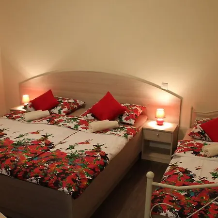 Logos Apartment *
