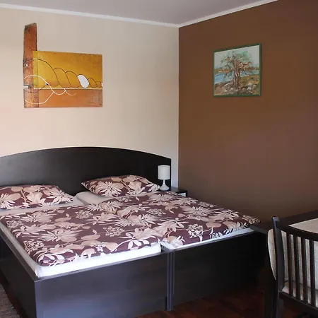Logos Apartment *